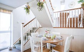 Bee Happy - 1 Bedroom Holiday Home - Saundersfoot